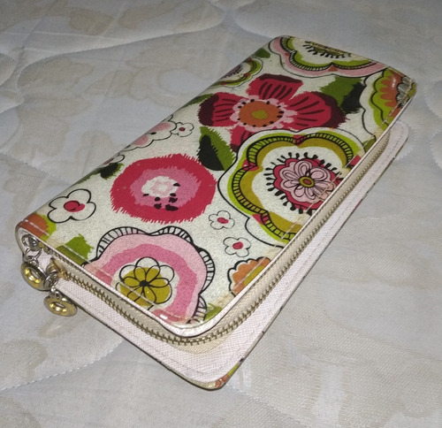 Cartera De Charol Para Dama Con Estampado Floreado Brilloso