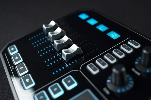 Imagem 8 de 10 de Mixer Multi-efeitos Go Xlr Streaming P/ Gamers - Tc Helicon