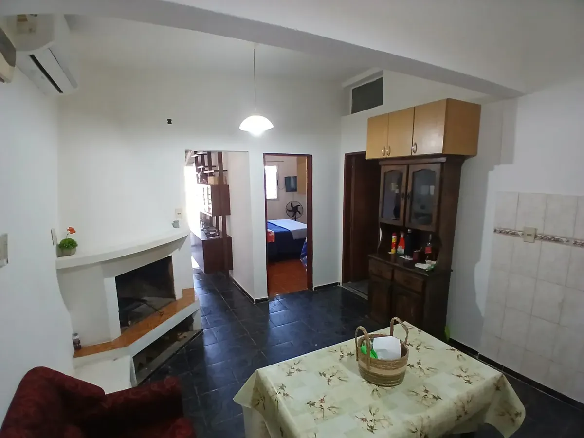 Alquiler De Casa Amoblada En Colón  Patio, Parrillero Y Cochera · Foto 3
