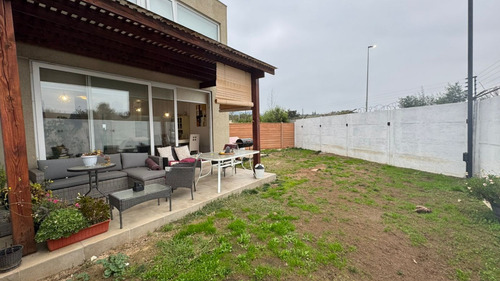 En Venta Cómoda Casa Ubica En Excelente Sector De Peñablanca