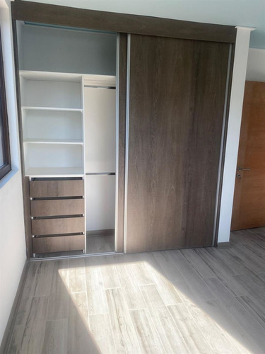 Casa En Venta De 4 Dorm. En Concón