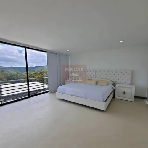 Calima. 3.685 M2, Finca En Venta