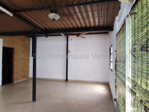 Casa En Venta Urbanización Chucho Briceño Cabudare Lara (24-9408) // Invierta Seguro Con Rentahouse//