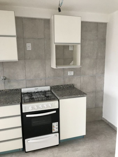 Imagen 7 de 14 de Hermoso Departamento En Venta De 3 Ambientes Con Cochera - Banfield