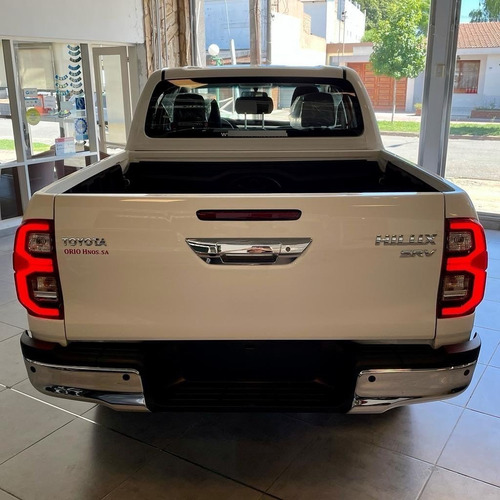 Imagen 3 de 17 de Toyota Hilux Doble Cabina 2.8 Tdi Manual Srv 4x2 0km My2022