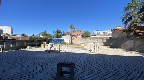 Alquiler Gran Local Comercial A Estrenar En Punta Gorda (ref: Ksk-1627)