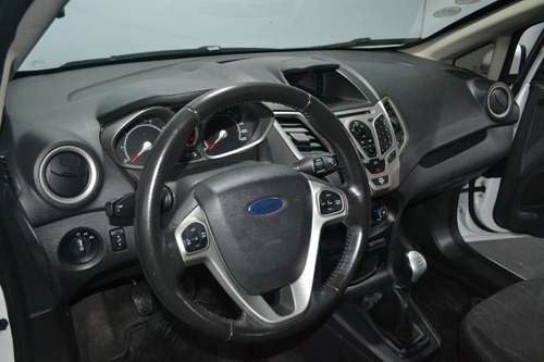 Ford Fiesta Kd 1.6 Titanium M/t '13- Imolaautos