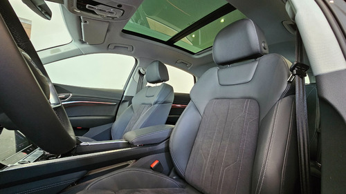 Imagen 21 de 25 de Audi Q8 Sportback E-tron