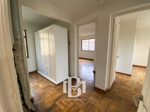 Casa En Venta De 3 Dorm. En Las Condes