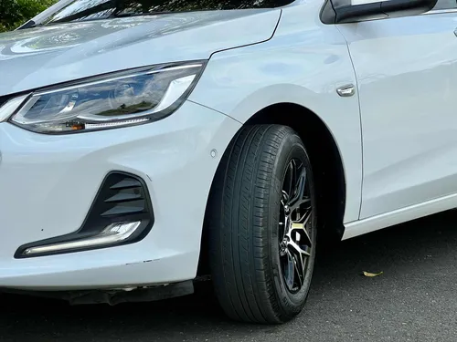 Chevrolet Onix 1.0T Premier Sedan At