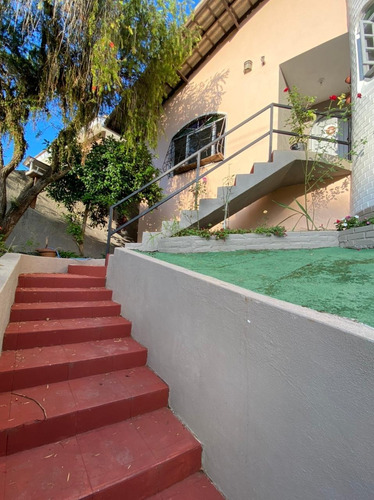 Imagem 1 de 15 de Casa A Venda Com 3 Quartos No Bairro Jardim Itaguacu Em Florianopolis - V-82137