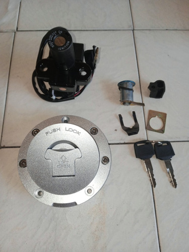 Kit Switch Y Tapa Tanque Cbr 250rr Mc19 Mc22 Cbr900/919rr