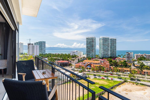 Departamento En Venta En Colonia Zona Hotelera Norte, Puerto Vallarta, Jalisco