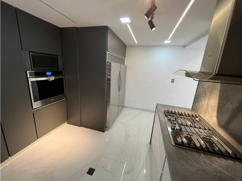 Apartamento En Venta, Res. Jade, Urb. La Soledad.