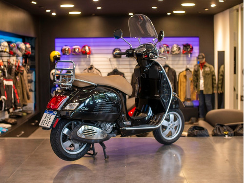 Imagen 8 de 24 de Vespa Gts 300 Negro Usado Seleccionado