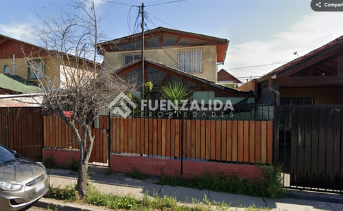 Casa En Venta De 4 Dorm. En Maipú