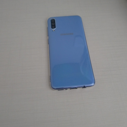 Samsung A70 128gb Rom 6gb Ram.