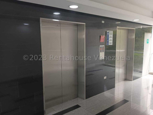 Potencial Oficina En Alquiler Para Remodelar Ubicada En Parque Cerro Verde #23-28042