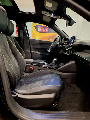 Peugeot 2008 1.0T Gt