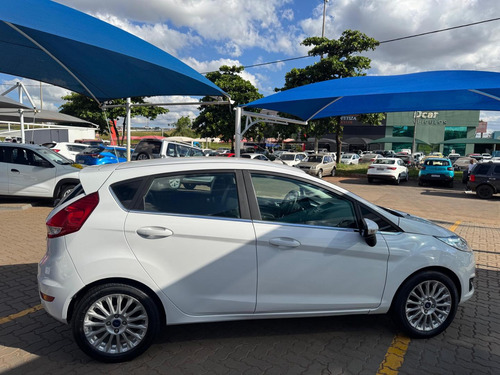 Ford Fiesta 1.6 Titanium Hatch 16v Flex 4p Powershift
