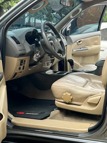 Toyota Fortuner SR5 2.7L GASOLINA 4X2 AT