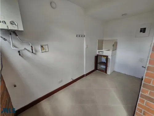 Amplios Espacios Y Excelente Ubicacion(mls#255253)