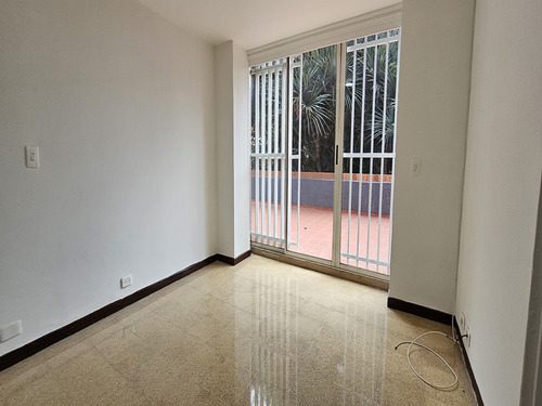 Apartamento En Arriendo Ubicado En Medellin Sector Florida Nueva (23437).