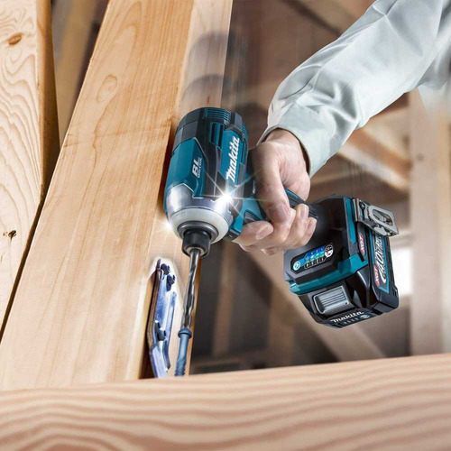 Atornillador De Impacto Li-ion 40v Bl4025x Makita Td001gd201