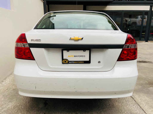 Imagen 3 de 10 de Chevrolet Aveo 2017 4p Ls L4/1.6 Man Linea Anterior