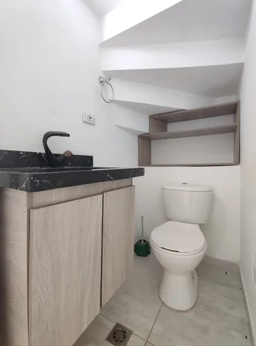 Casa En Venta En Bellavista. Cod V30490