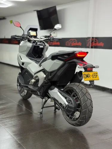 Honda X-adv 750