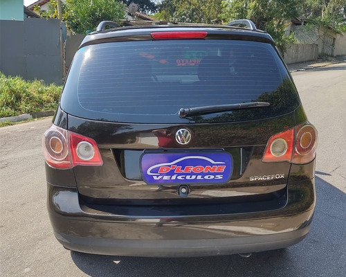 Imagem 8 de 12 de Volkswagen Spacefox Comfortline 1.6 Mi 8v Total Fle..kjv6811