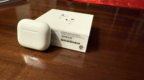 AirPods (3ra Generación) - Con Estuche Magsafe Charging (Usado)