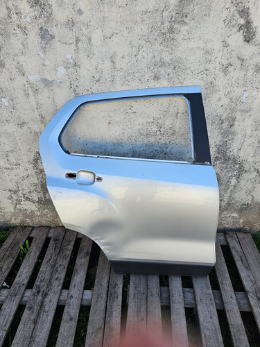 Puerta Trasera Derecha Chevrolet Tracker Trasera Derecha Gris