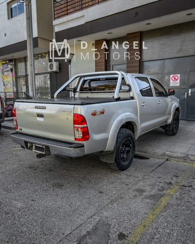 Imagen 2 de 14 de Toyota Hilux Sr 4x4 3.0tdi