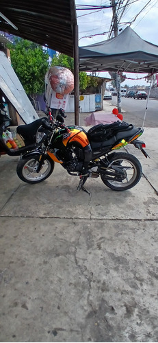 Yamaha Fz 16 Con Modificación A 190 Vinil Foto Cromático J