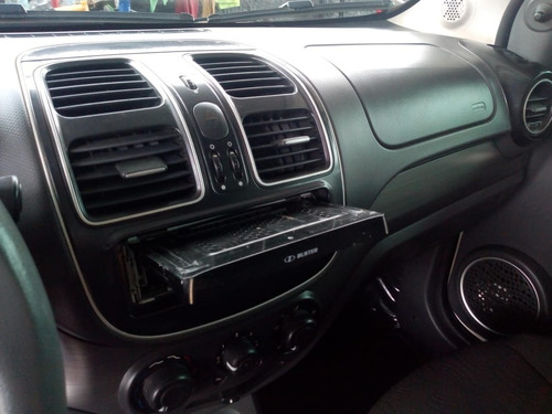 Fiat Grand Siena 1.4 Mpi Attractive 8v Flex 4p Manual. Mar
