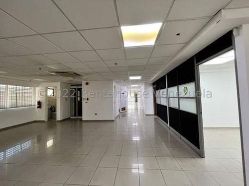 Imagen 14 de 30 de Venta De Estupendo Edificio En Prado De María / Gc 22-28408