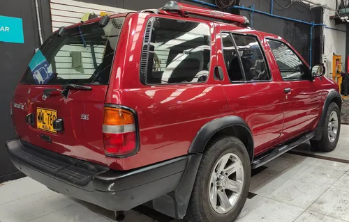 Nissan Pathfinder 3.3 R50 Std