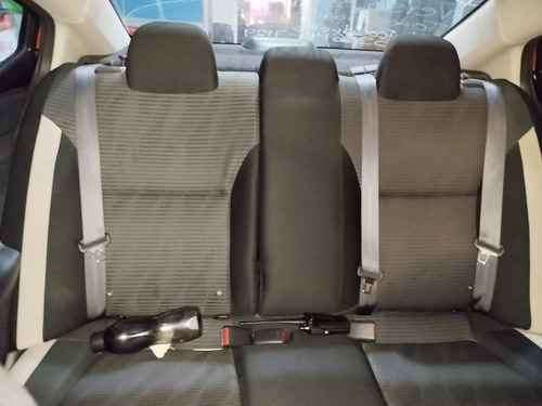Nissan Versa 1.6 Advance Mt