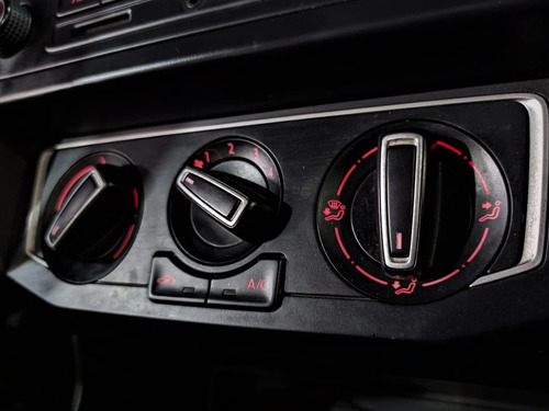 Imagem 10 de 14 de Volkswagen Saveiro Trendline 1.6 Msi Cs (flex)