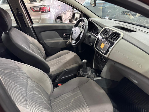 Renault Logan 1.0 8v