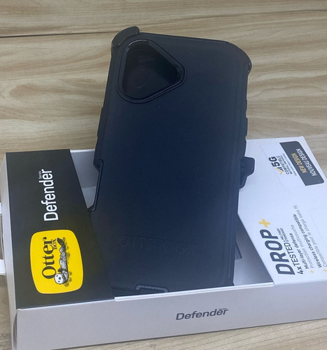 Capa Otterbox Serie Defender Compatível C/ iPhone 16