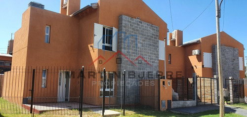 Venta Casa 4 Ambientes En Barrio Cotevi, Ciudad Evita.