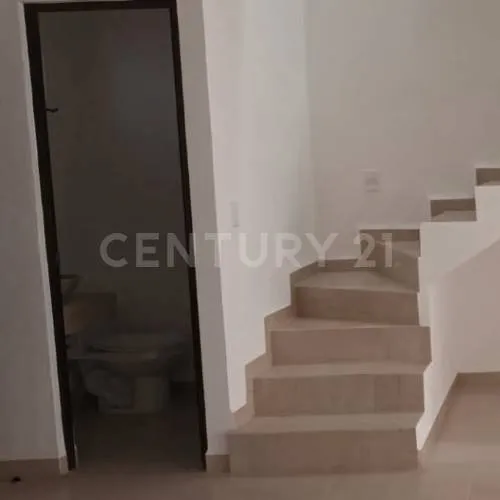 Casa En Renta Al Sur En Residencial Lucerna