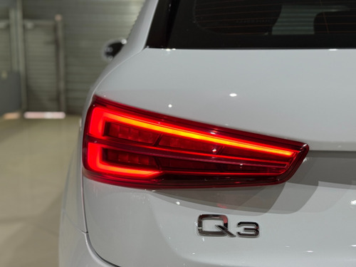 Audi Q3 Q3 1.4 TFSI Ambiente S Tronic (Flex)