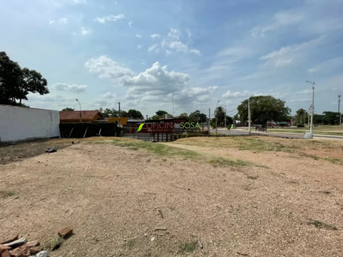 Terreno De 981 Metros Sobre Avenida Cibils Prox A Carlos M Ramirez