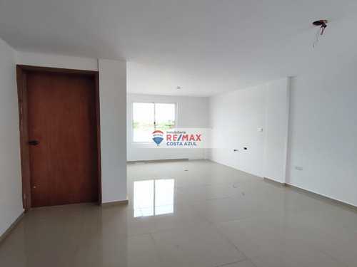 Te Presentamos Un Hermoso Apartamento En El Conjunto Cartago, El Mas Reciente De Tucacas, A Estrenar, Con Acabados De Primera, Con Planta Total.