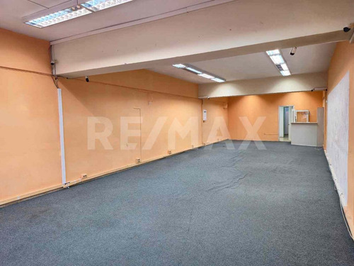 Alquiler De Local Comercial En El Centro Yi Y 18