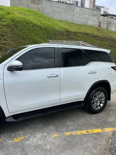 Toyota Fortuner 2.4 Diésel Srv 4X2